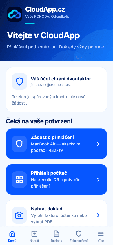 Náhled CloudApp: hlavní obrazovka s volbou Přihlásit počítač a ukázkovou firmou.